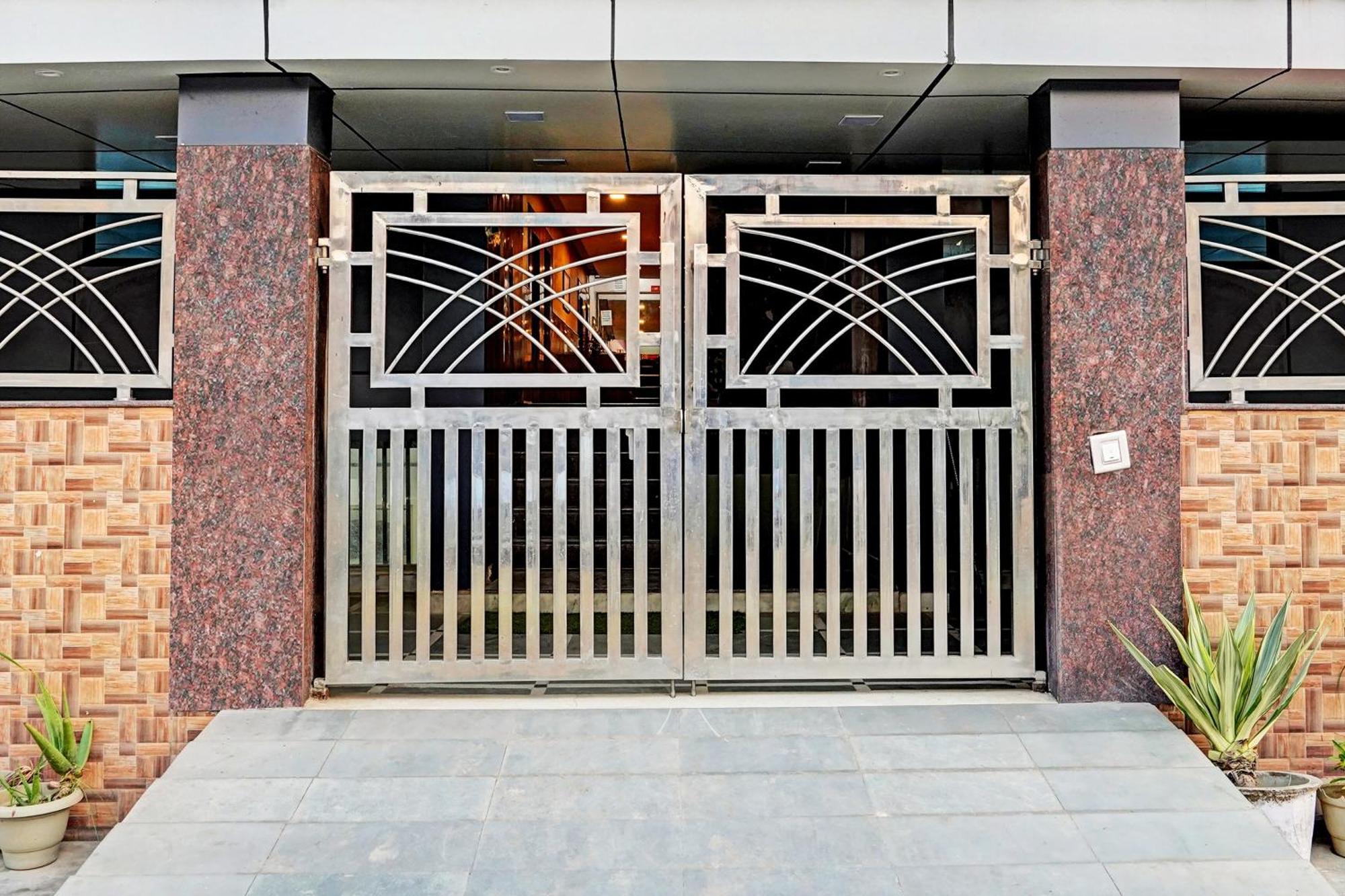 Hotel O Greno House Near Pvr Ansal Plaza เกรทเตอร์นอยดา ภายนอก รูปภาพ